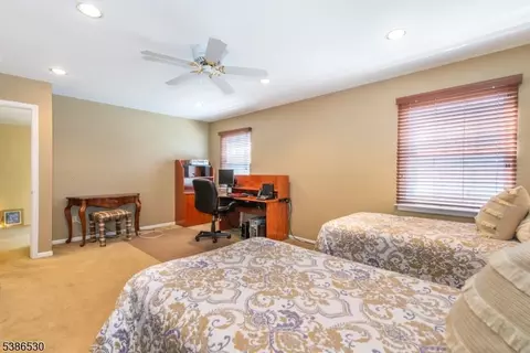8 Tomahawk Dr, Wayne, NJ 07470 photo 21