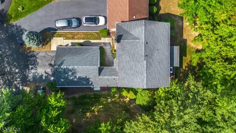 8 Tomahawk Dr, Wayne, NJ 07470 photo 32