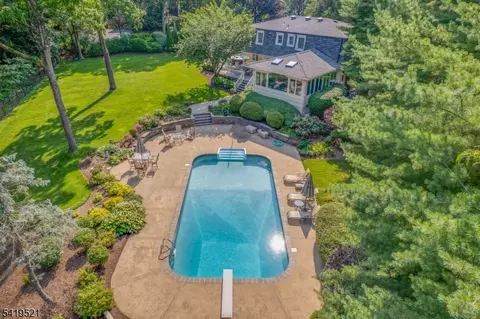 29 Candace Ln, Chatham Twp, NJ 07928