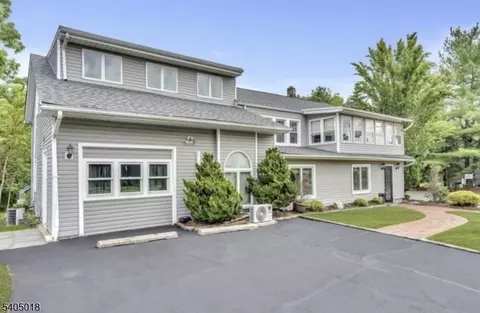 128 Main St, Lebanon, NJ 08833