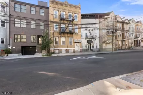 133 Hopkins Ave #5, Jersey City, NJ 07306