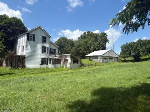 23 Old Rudetown Rd, Vernon Twp, NJ 07462