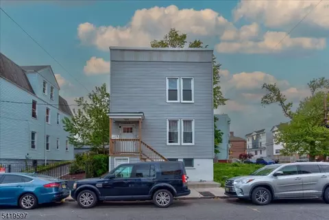 229 21st St, Irvington, NJ 07111