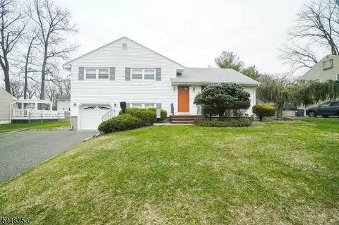 17 Cole Rd, Cedar Grove, NJ 07009