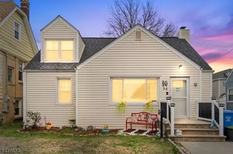 34 Ling St, Fords, NJ 08863