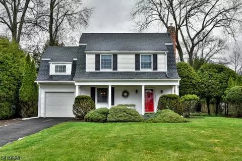 314 Canterbury Dr, Ramsey, NJ 07446