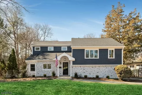 35 Lloyd Rd, Ho Ho Kus, NJ 07423