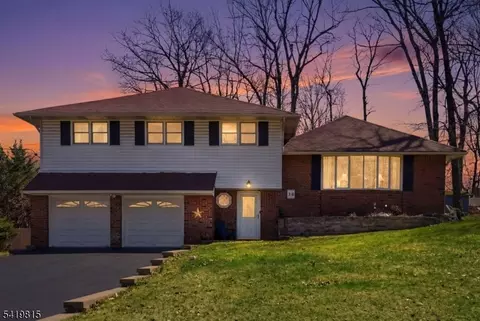 36 Esther Dr, Highland Lakes, NJ 07422