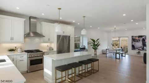 8 Mikula Way, Florham Park, NJ 07932