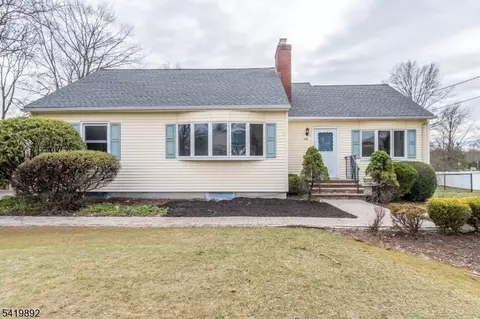 119 Reynolds Ave, Parsippany-troy Hills Twp, NJ 07054