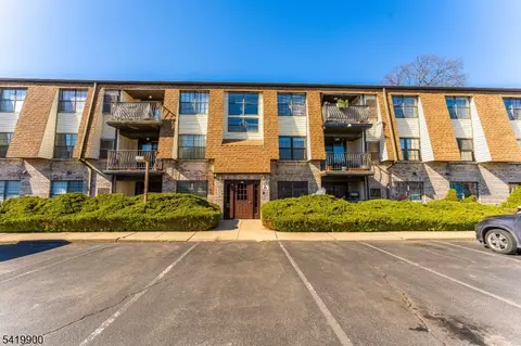 660-672 N Broad St #8, Elizabeth, NJ 07208