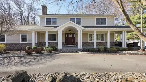 26 Allenby Ln, Scotch Plains, NJ 07076