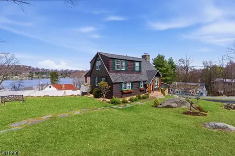 270 Springbrook Trl, Sparta, NJ 07871