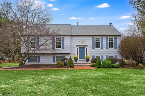 33 Pinkneyville Rd, Sparta, NJ 07871