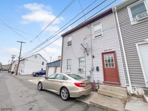 33 Cedar Aly, Phillipsburg, NJ 08865