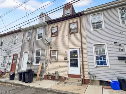 37 Cedar Aly, Phillipsburg, NJ 08865