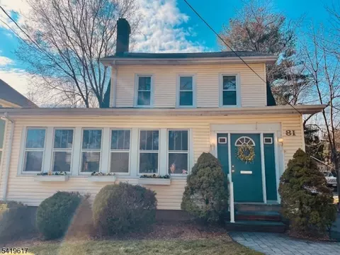 81 Vreeland Ave, Midland Park, NJ 07432