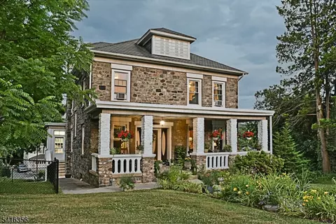 17 Hillside Ave, Netcong, NJ 07857