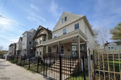 314 7th Ave W, Newark, NJ 07107
