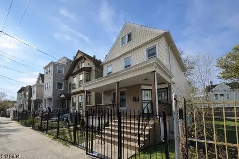 314 7th Ave W, Newark, NJ 07107