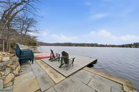 92 Cedar Lk, Denville, NJ 07834