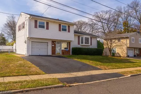 4 Estok Rd, Edison, NJ 08817