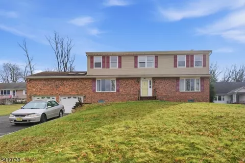 21 Landing Trl, Denville, NJ 07834