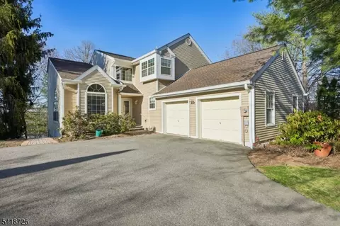 15 Ryan Ln, Lincoln Park, NJ 07035