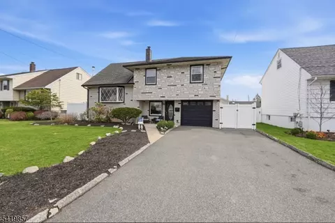 5 Epping Dr, Kenilworth, NJ 07033
