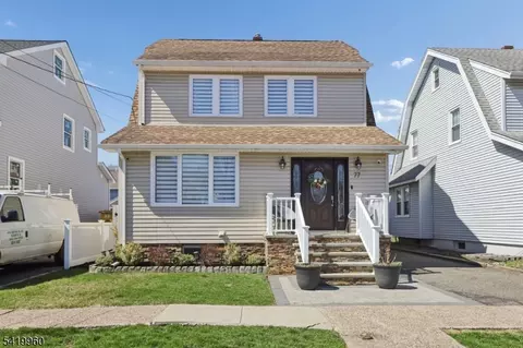 77 Scrivens St, Totowa, NJ 07512