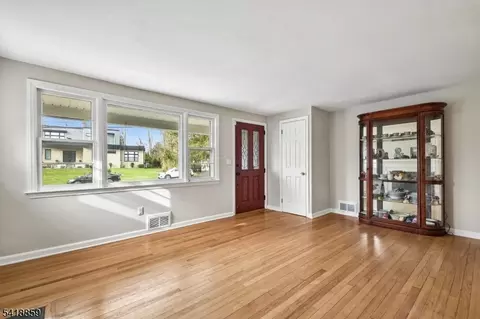 248 Appletree Ln, Mountainside, NJ 07092 photo 6