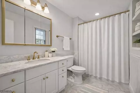 Bath - 248 Appletree Ln, Mountainside, NJ 07092 photo 3 of 3