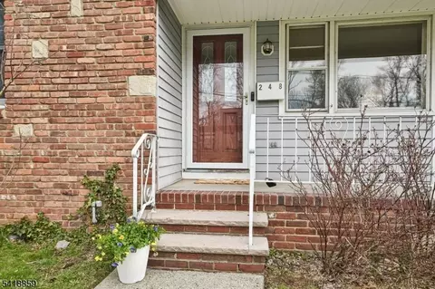 248 Appletree Ln, Mountainside, NJ 07092 photo 3
