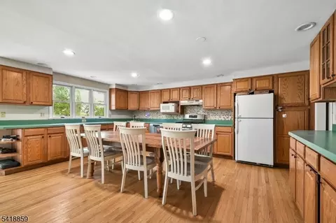 248 Appletree Ln, Mountainside, NJ 07092 photo 9