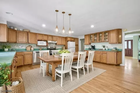 248 Appletree Ln, Mountainside, NJ 07092 photo 8