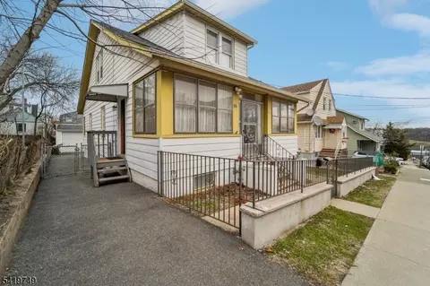 66 Buschmann Ave, Haledon, NJ 07508