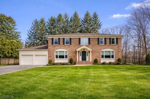 2 Barnstable Ct, Morristown, NJ 07960
