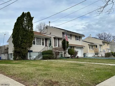 118 Markowitz St, Carteret, NJ 07008