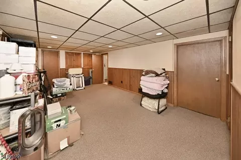217 Sweetbriar Pl, Paramus, NJ 07652 photo 20