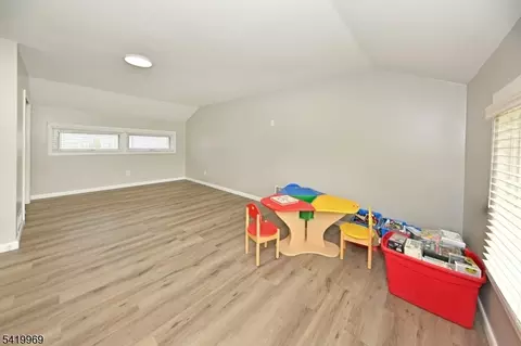217 Sweetbriar Pl, Paramus, NJ 07652 photo 15