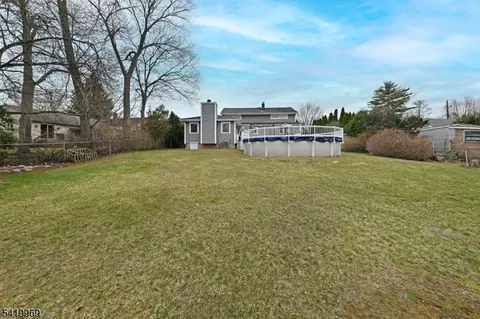 217 Sweetbriar Pl, Paramus, NJ 07652 photo 2