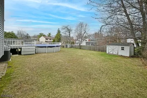 217 Sweetbriar Pl, Paramus, NJ 07652 photo 23