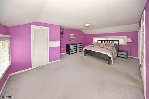 217 Sweetbriar Pl, Paramus, NJ 07652 photo 14