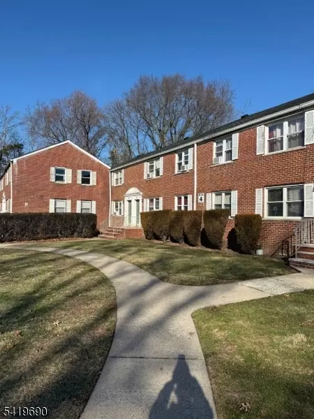 12 A Carolyn Ter #12, Roselle, NJ 07203