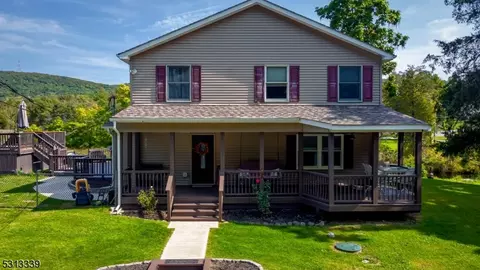 4341 Rudetown Rd, Hamburg, NJ 07419