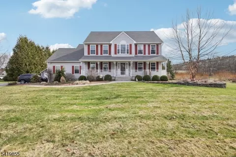32 Bailey Park Dr, Augusta, NJ 07822