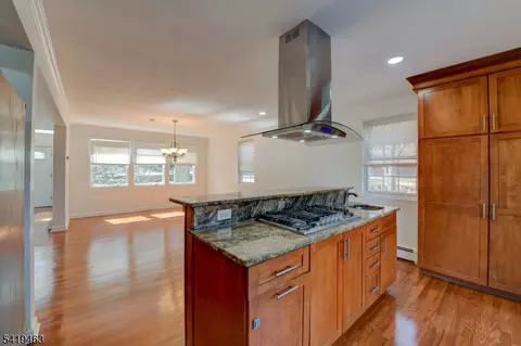 10 Toye St, Randolph, NJ 07869