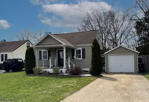 34 Eisenhower, Spotswood, NJ 08884
