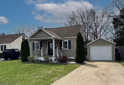 34 Eisenhower, Spotswood, NJ 08884