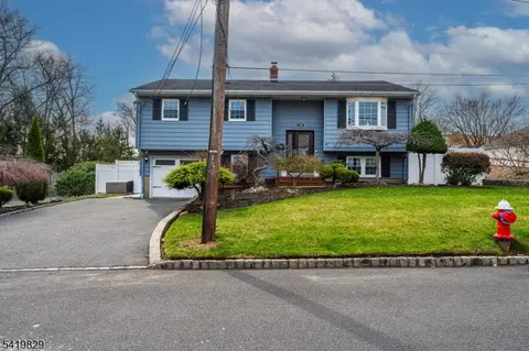 739 Kingston Ave, Kenilworth, NJ 07033
